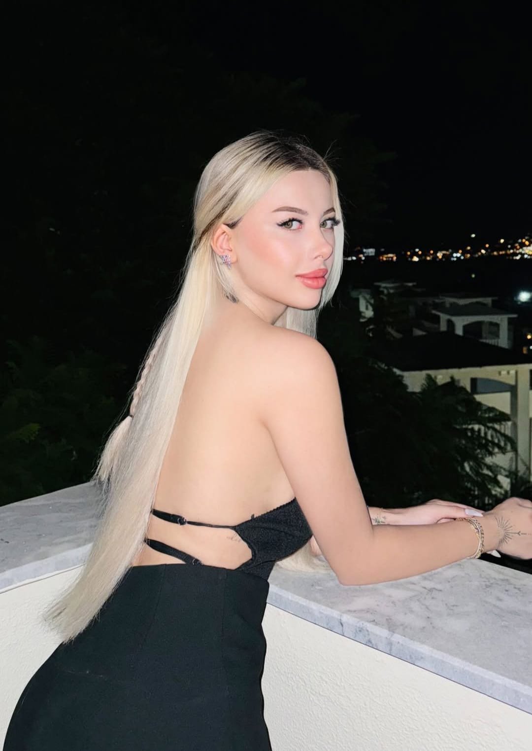 Lara Güler Yüzlü Bayan Escort Şafak Lara Güler Yüzlü Bayan Escort Şafak