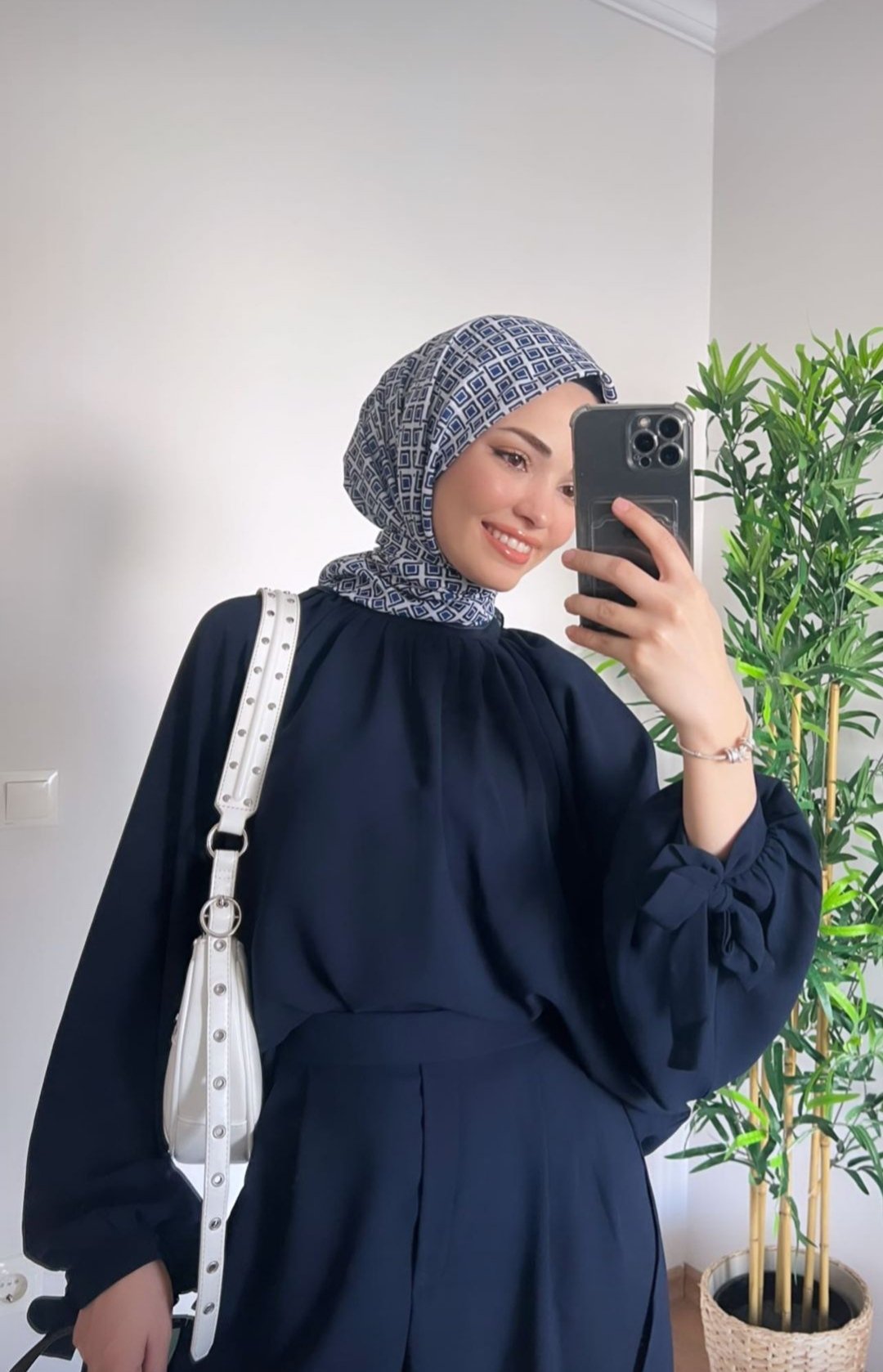 Akseki Zeki ve Başarılı Kadın Escort Maya Akseki Zeki ve Başarılı Kadın Escort Maya